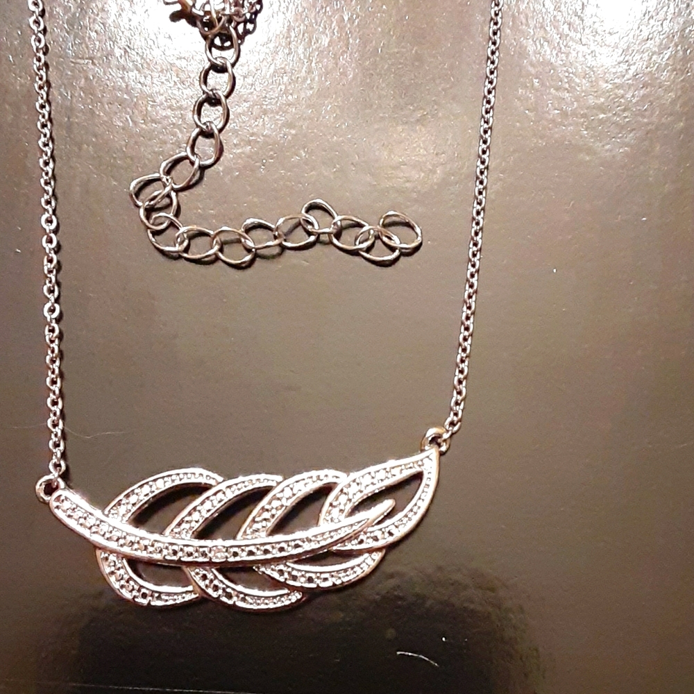 Diamond leaf necklace